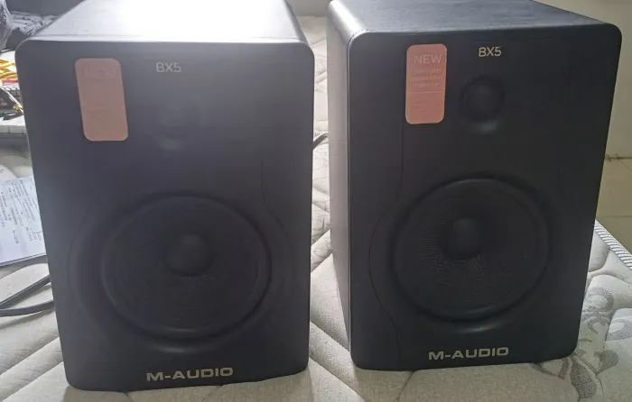 Par de monitores de áudio profissional M-Audio Bx5