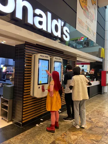 Cosplay feminina MC ronald completo 