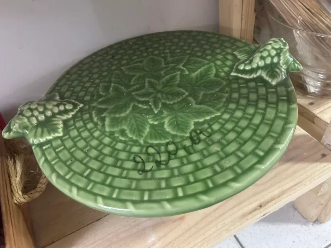 Boleira em porcelana alto relevo