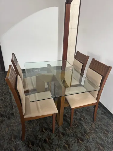 Mesa c/ 4 cadeiras