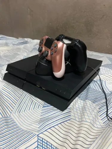 Vende-se Ps4 slim