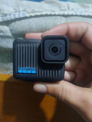 Go Pro HERO-  Câmera de ação compacta a prova D'água  Com vídeo 4k Ultra HD Foto de 12 MP