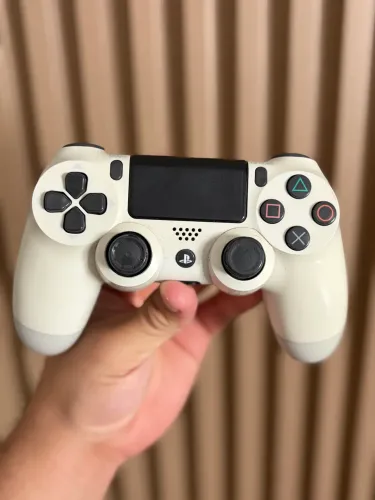 PS4 - 1 TB (GOLD)