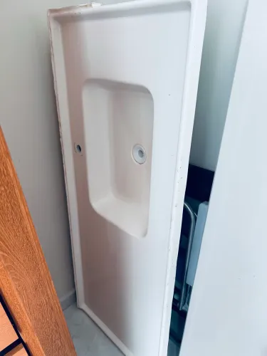Vendo uma pia de cozinha e uma bancada 