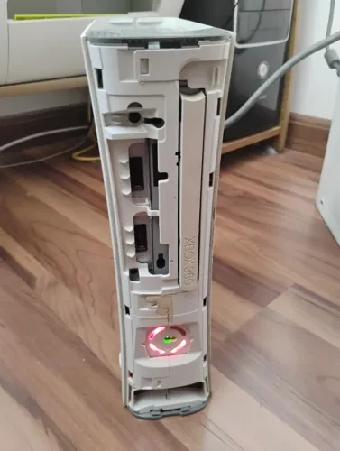 Console Xbox 360 com 3RL - favor ler o anúncio
