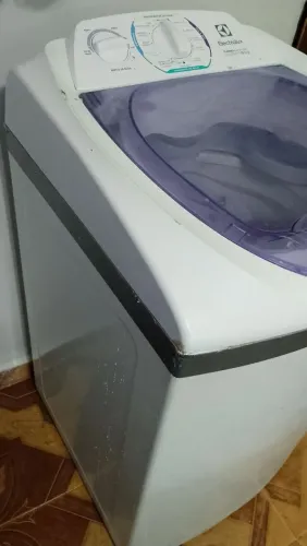 Máquina de lavar roupa Electrolux 8 kg três meses de garantia retirar no endereço.
