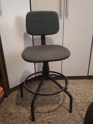 Cadeira Caixa Alta Balcão e recepção cinza