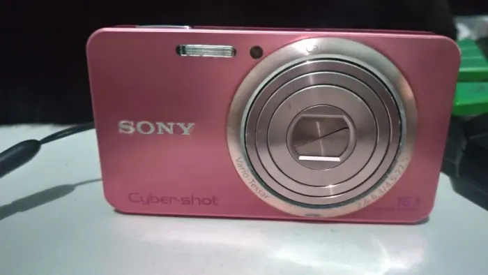 Sony Cyber-shot W570 - 16.1MP compacta cor rosa