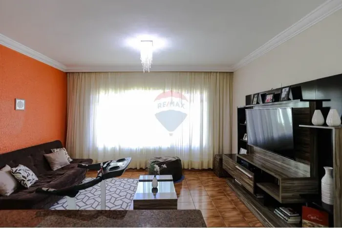 Casa Térrea à Venda com 500m² com piscina e área gourmet no Vila Lavínia em Mogi das Cruze