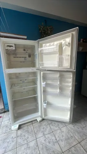 Geladeira Electrolux Frost Free -PARCELO EM 10 VEZES
