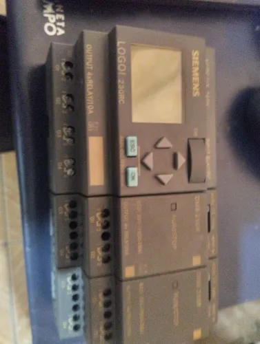 CLP Siemens Logo 230 RC e dois módulos DM8 230 R