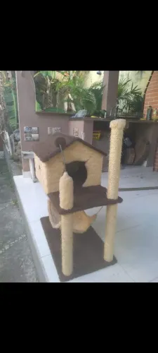 CASINHA PARA GATOS COM ARRANHADOR,NAO TEVE MORADOR