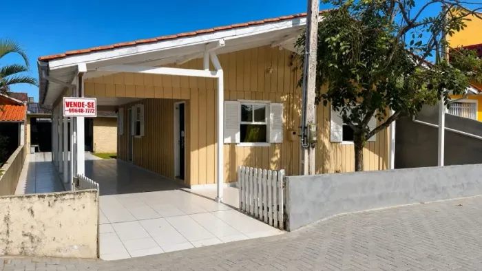 Casa com 3 Quartos em Balneário Campo Bom- Jaguaruna/ Ao lado do mercado e perto do mar