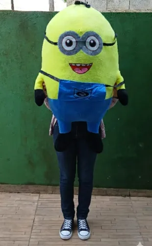 Pelúcia  Gigante dos Minions