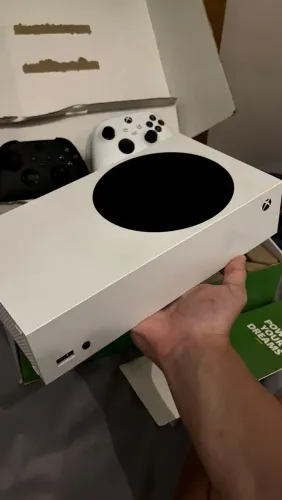 Vendo Xbox séries S novo