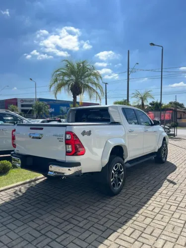 Toyota Hilux CD SRX Plus 4X4 2.8 TDI Die. Aut. 2025