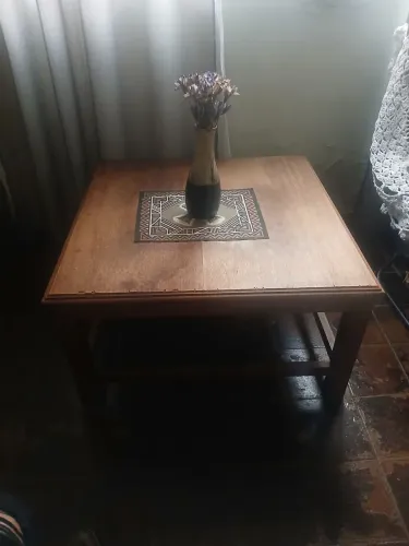 Mesa de centro madeira.  