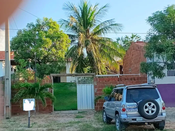 Vendo uma casa 