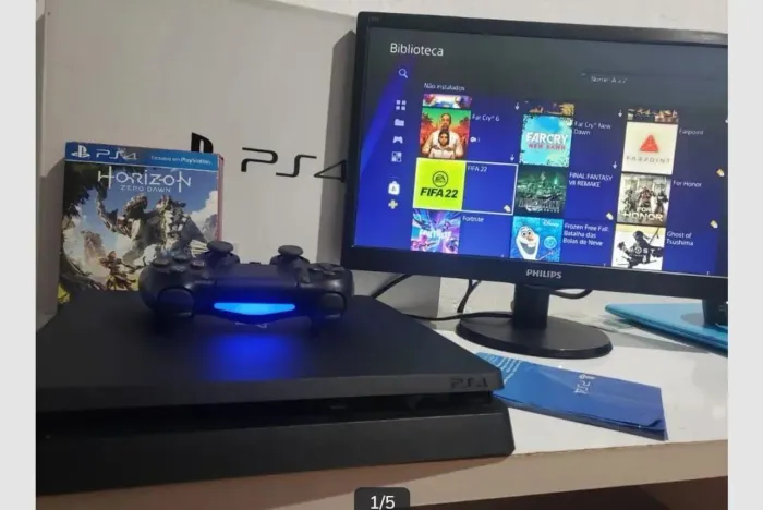 Sony Playstation 4 Ps4 Com 2 Controles E alguns jogos !