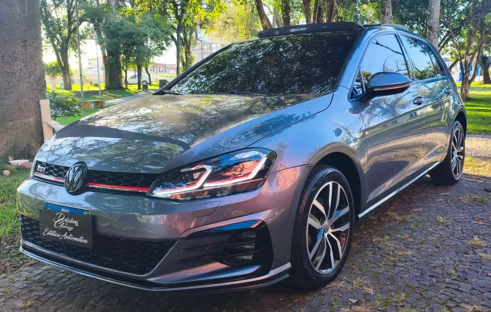 Volkswagen Golf Highline 1.4 TSI Total Flex Aut. 2017