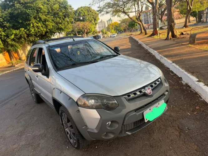 Fiat Palio Weekend Adventure Locker 1.8 Flex 2017