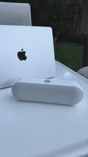 Caixa de Som Apple Beats Pill+