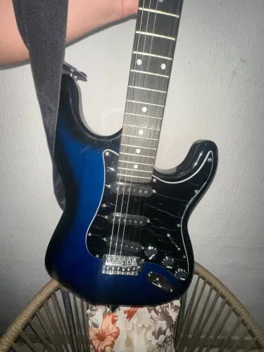 Vendo Guitarra Nova
