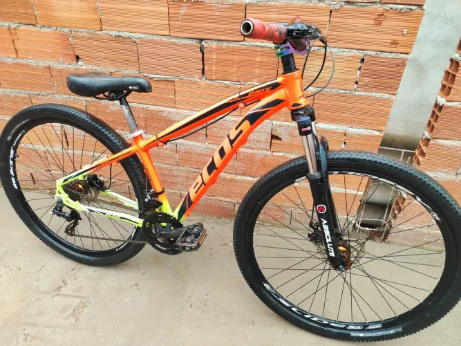 Bicicleta aro 29 com freio idraulico