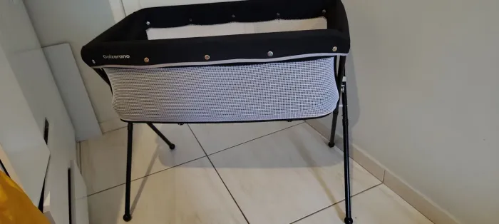 Mini berço portátil