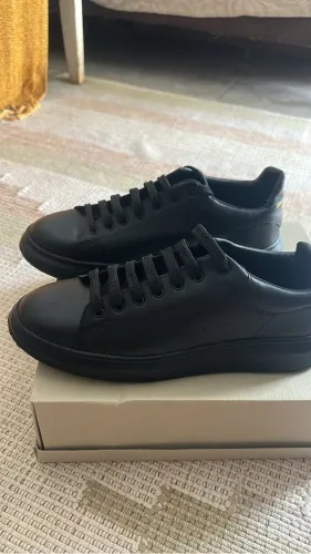 Tênis Alexander Mcqueen All Black 