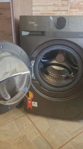 Lava e seca Midea 11kg, modelo HealthGuard Smart, na cor Titanium