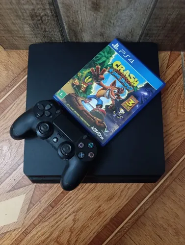 Ps4 slim 1 TB com dois jogos originais