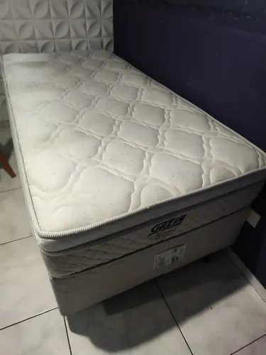Cama solteiro com auxiliar