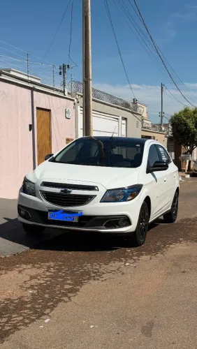 Chevrolet Onix Hatch LTZ 1.4 8V Flex Power Aut. 4P 2016