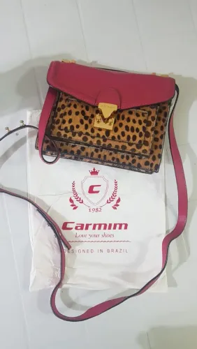 Bolsa marca Carmim nova na embalagem
