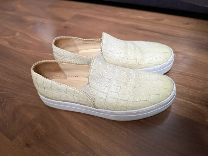 Tênis Stuart weitzman slip on