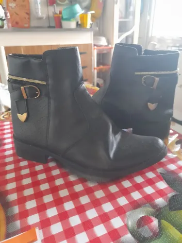 bota de couro sem uso