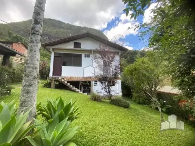 Vendo casa com 3 quartos na Fazenda Inglesa