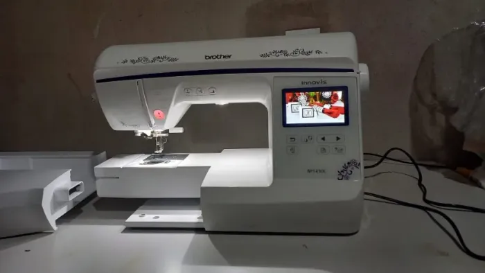 Máquina de bordar nunca usada