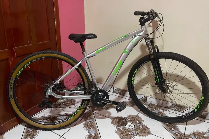 Bicicleta aro 29 sem detalhes