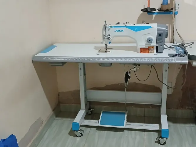 Vende essa máquina de costura direct drive 