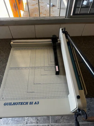Guilhotina profissional 400 folhas