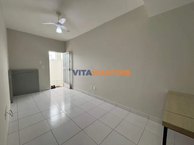 Apartamento com 2 quartos para aluguel por R$ 2.000,00 + taxas /mês - Parque Burle - Cabo