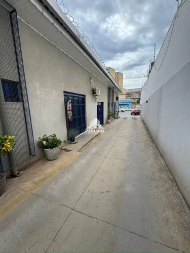 Prédio Comercial à Venda e Locação no Centro de Cuiabá | 608 M² | 20 Vagas