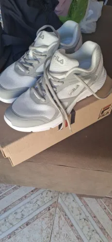 Tenis fila novo original por apenas 250.00
