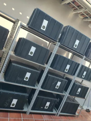 Caixa plástica organizadora 130L