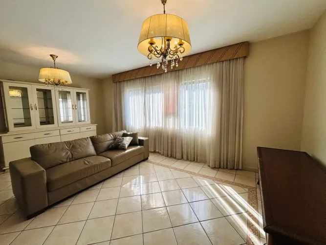 Amplo Apartamento no Centro, 3 quartos com suíte, dependência/escritório e sacada