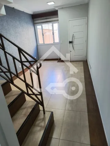 Casa de condomínio à venda em SBC! 3 quartos, 1 suíte, 1 sala, 2 banheiros, 2 vagas no Nov