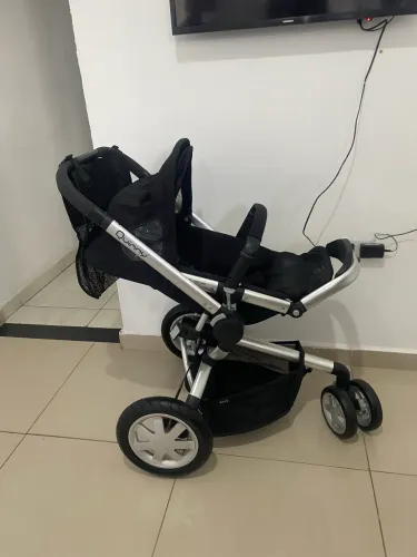 Carrinho de bebê Quinny 