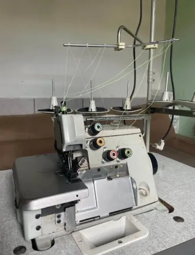 MÁQUINA DE COSTURA INTERLOCK SINGER 